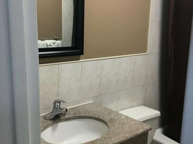 فندق Americas Best Value Inn Avenel Woodbridge