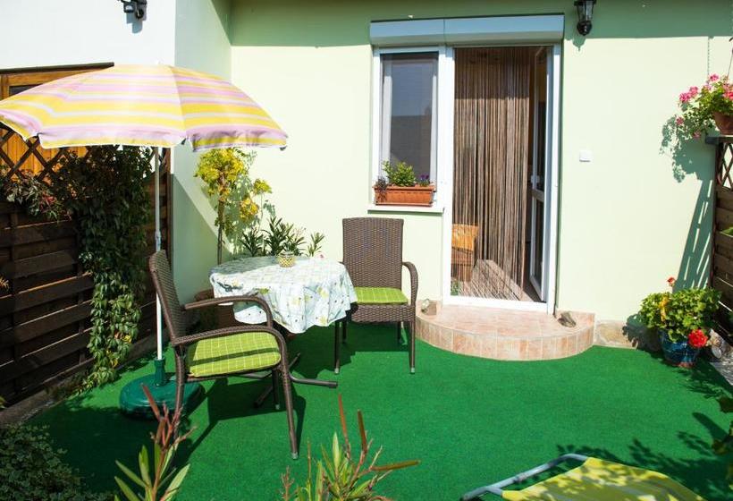 酒店 Andrea Apartmanhaz