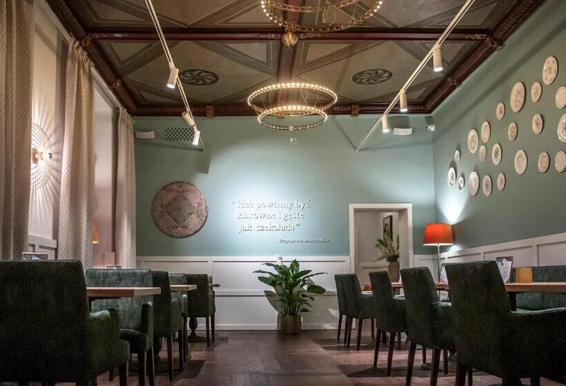 هتل Apartamenty Sowa Toruń