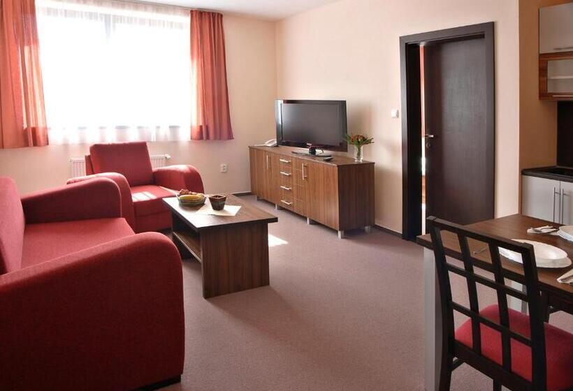 فندق Apartmanovy Dom Familia Smokovec