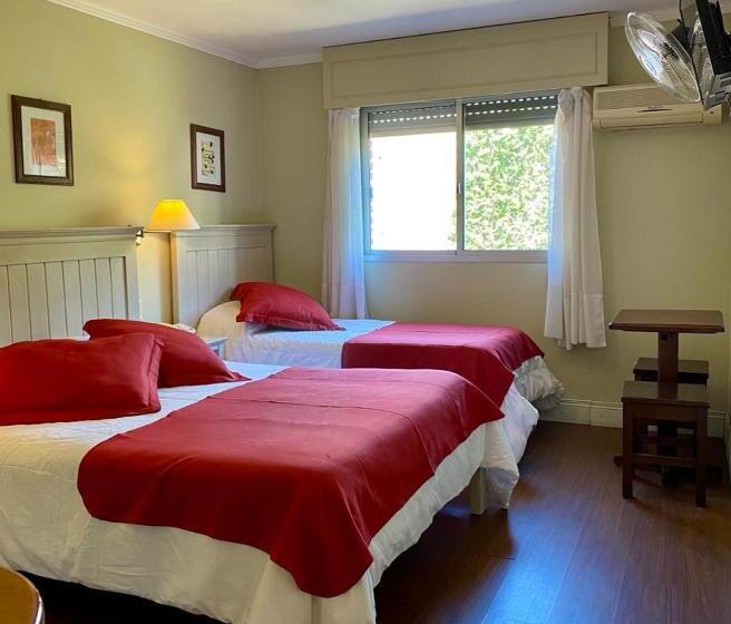 هتل Ayres Colonia