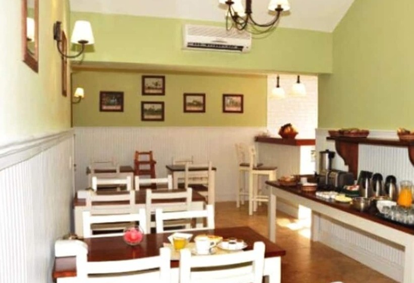 هتل Ayres Colonia