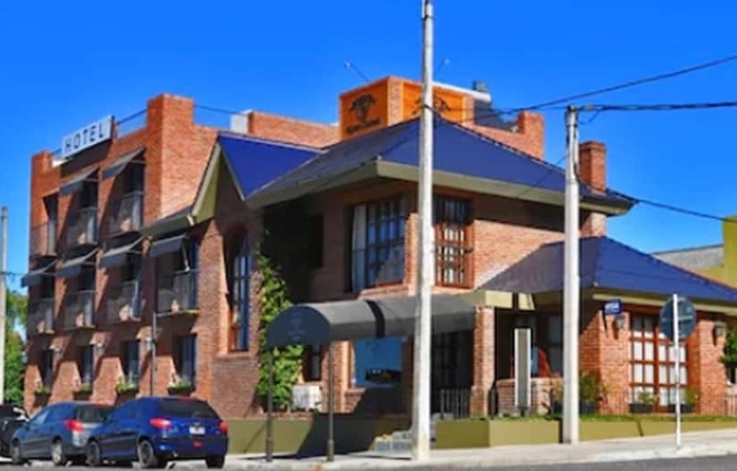 هتل Ayres Colonia