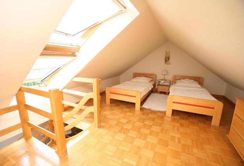 בית מלון כפרי Azyl