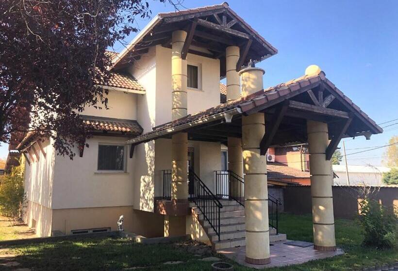 Отель Bagolyvár Inárcs