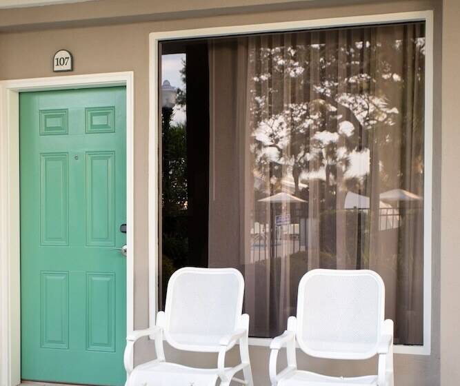 فندق Beachview Club