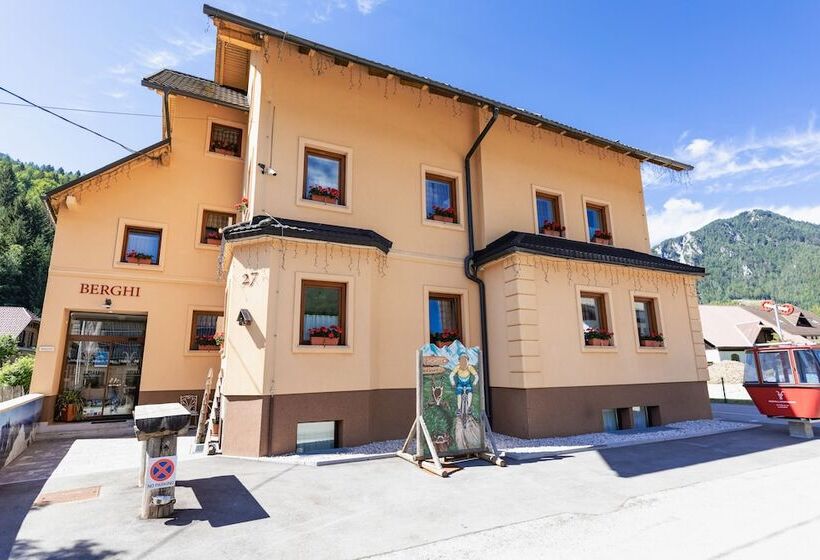Berghi Hotel And Apartments