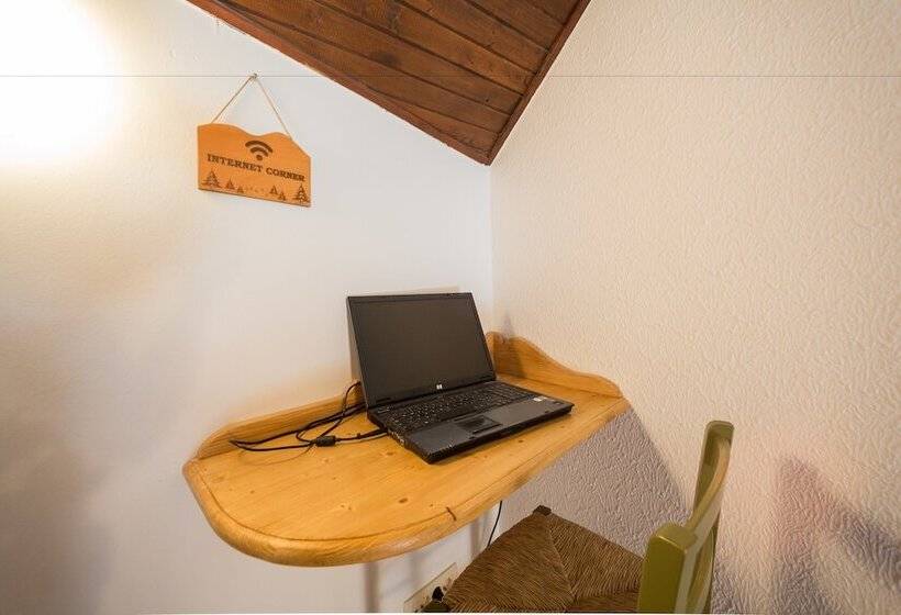 Berghi Hotel And Apartments