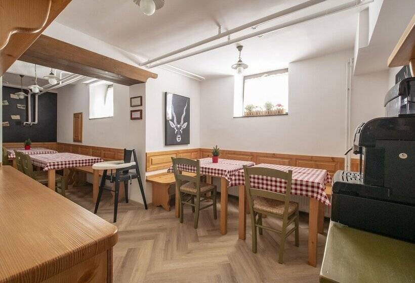 Berghi Hotel And Apartments