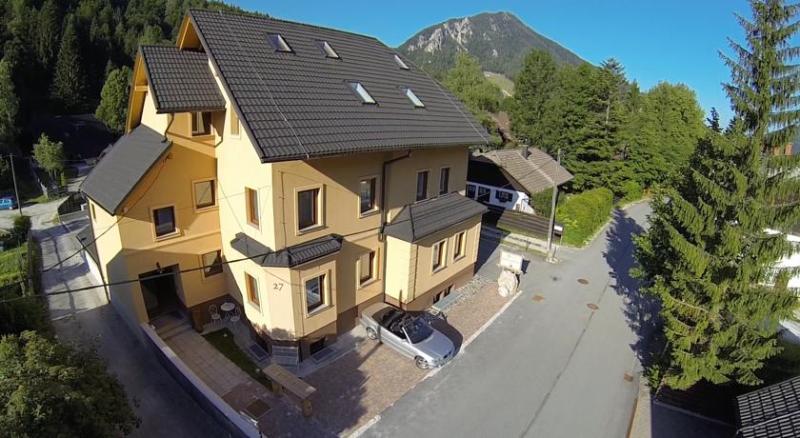 Berghi Hotel And Apartments