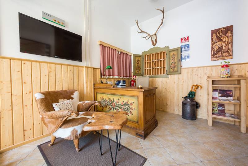 Berghi Hotel And Apartments