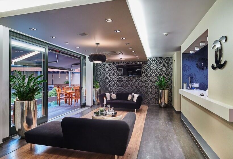 Boutique Hotel Chrysso