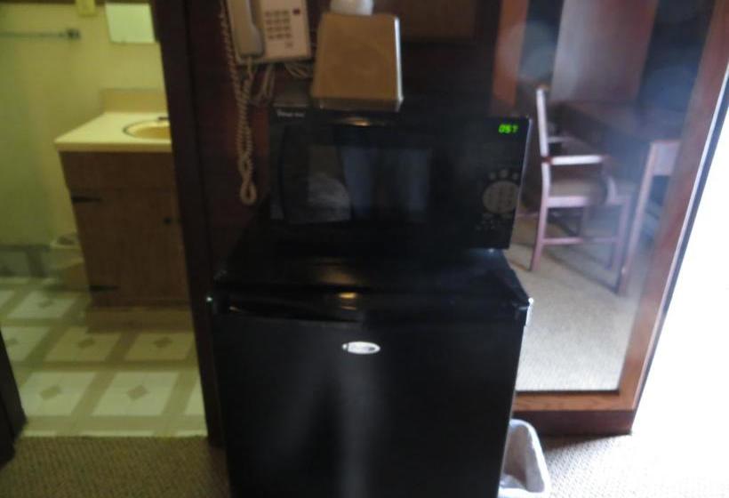 Отель Budget Inn Express Grand Forks