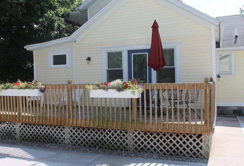 酒店 Captain's Cottage Suites