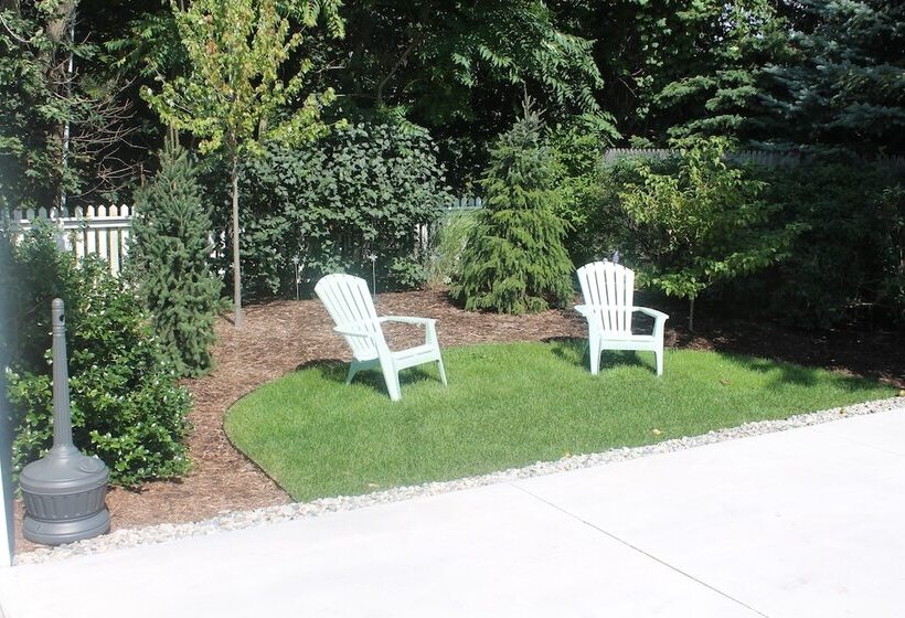 酒店 Captain's Cottage Suites