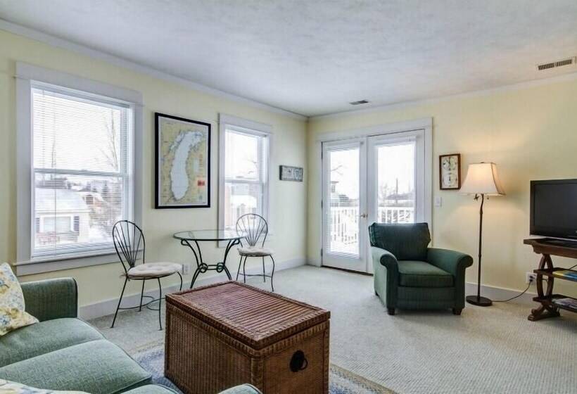 酒店 Captain's Cottage Suites