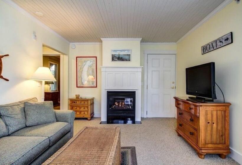 酒店 Captain's Cottage Suites