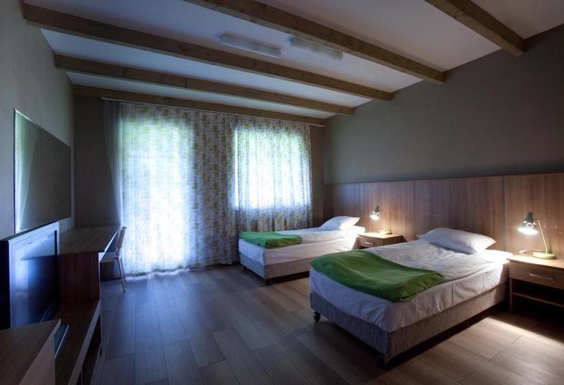 בית מלון כפרי Gostar