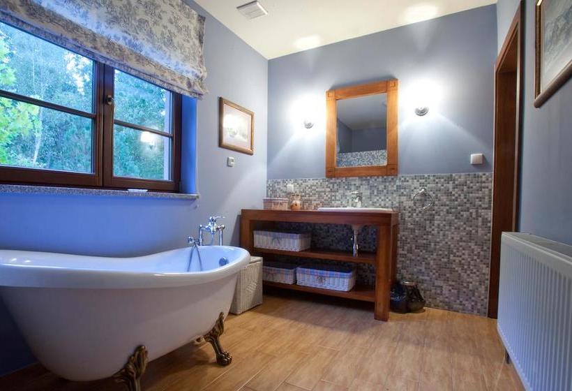 בית מלון כפרי Gostar