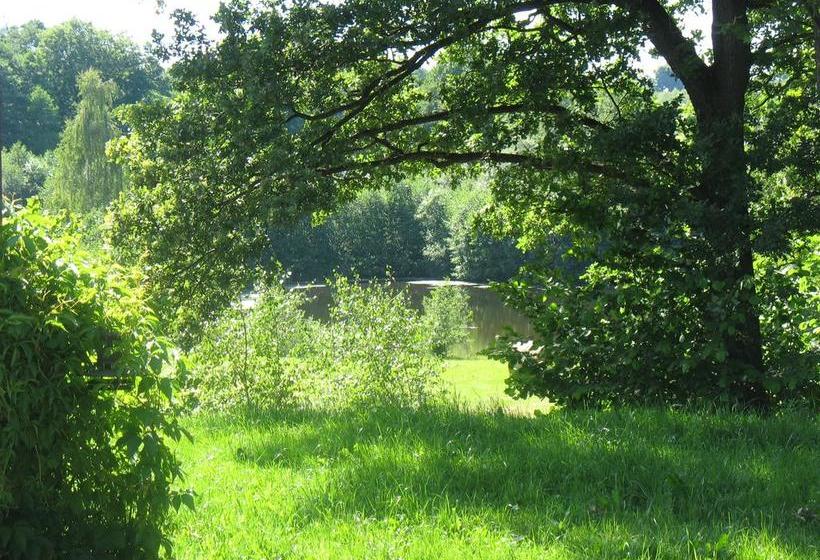 בית מלון כפרי Gostar