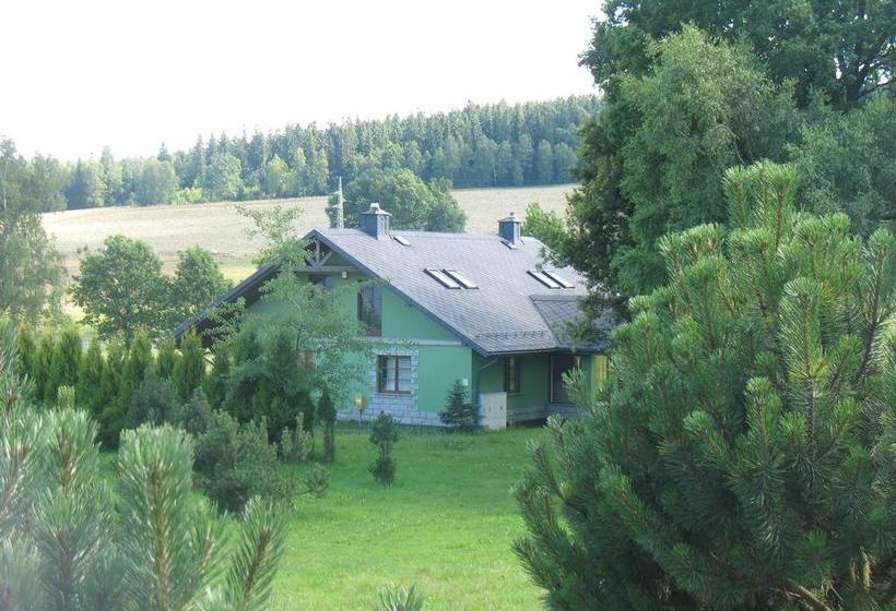 בית מלון כפרי Gostar