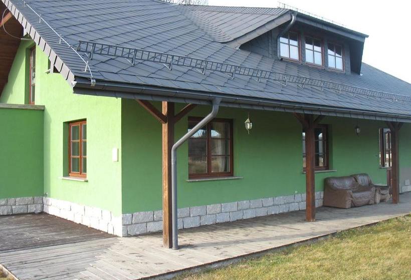 בית מלון כפרי Gostar