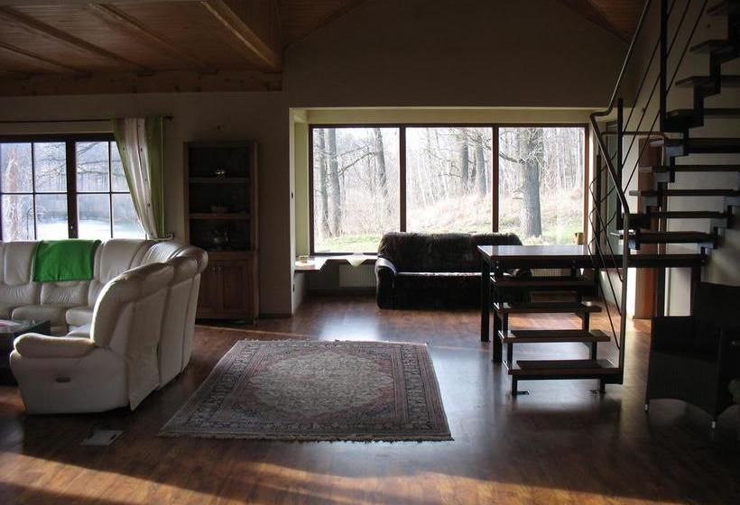 בית מלון כפרי Gostar