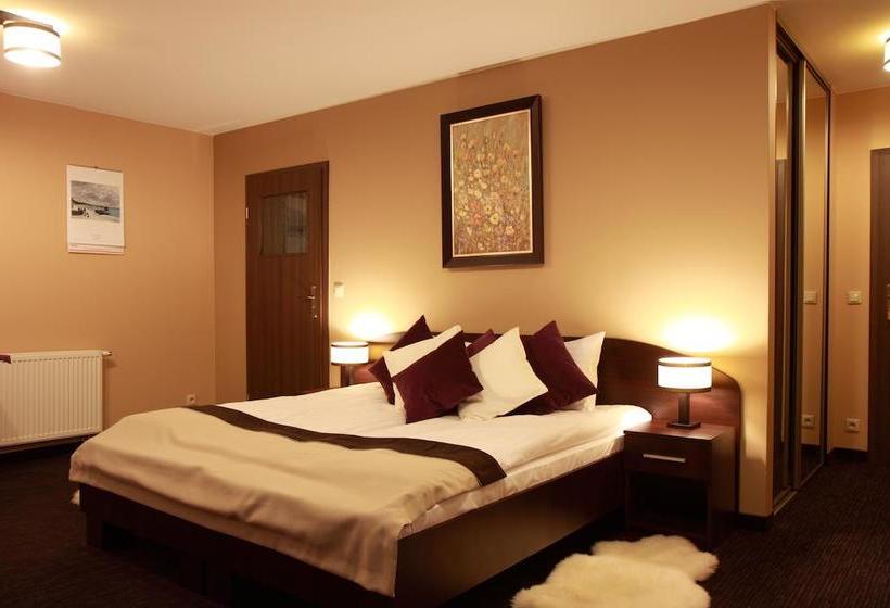 هتل Centrum Szkolenioworekreacyjne Park Poniwiec