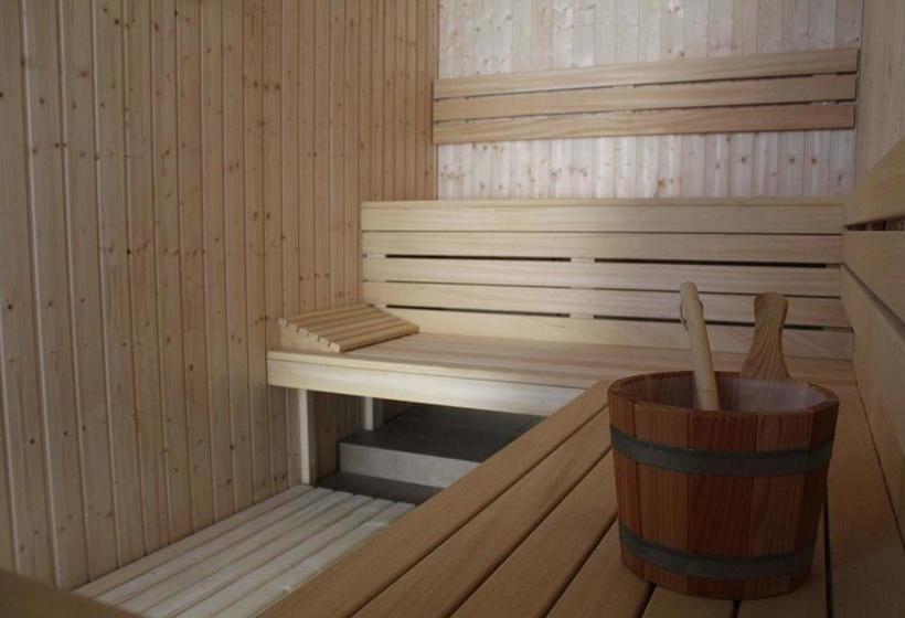 هتل Centrum Szkolenioworekreacyjne Park Poniwiec