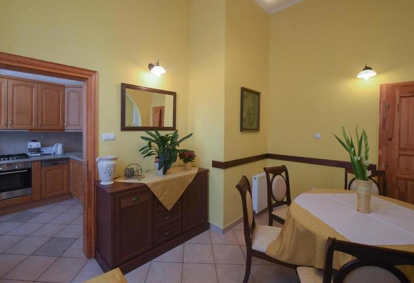 هتل Centrum Vendégház Eger