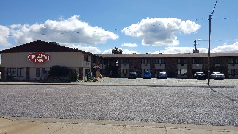 فندق Country Hearth Inn Iron Mountain