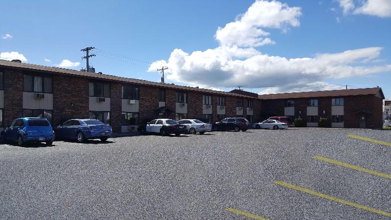 فندق Country Hearth Inn Iron Mountain