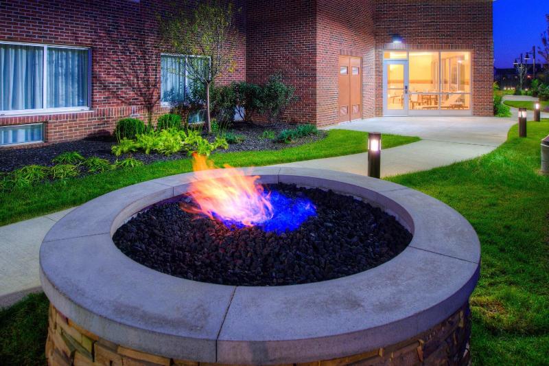 فندق Courtyard By Marriott Columbus Grove City