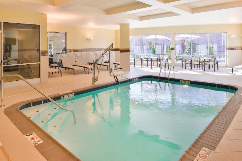 فندق Courtyard By Marriott Columbus Grove City