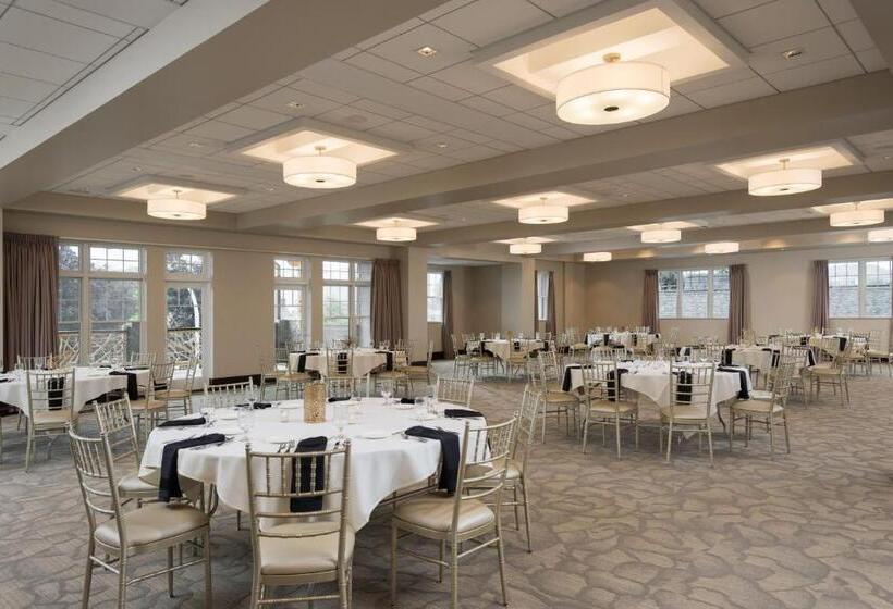 Отель Courtyard By Marriott Lake George