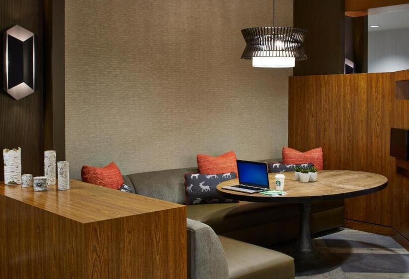 Отель Courtyard By Marriott Lake George