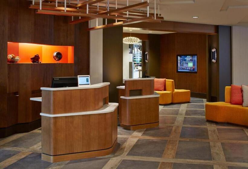 Отель Courtyard By Marriott Lake George