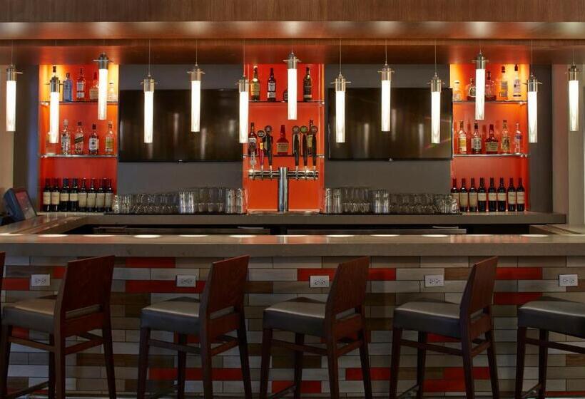 Отель Courtyard By Marriott Lake George