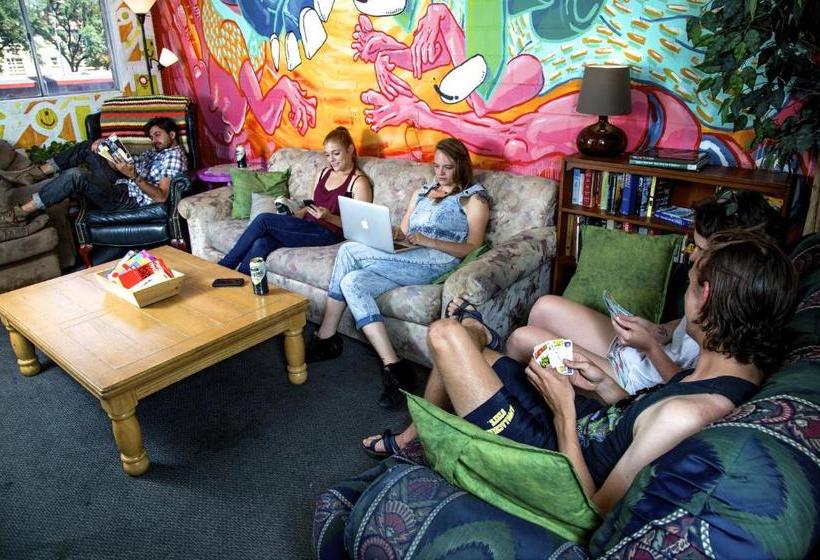 Отель Drifter Jack's Hostel