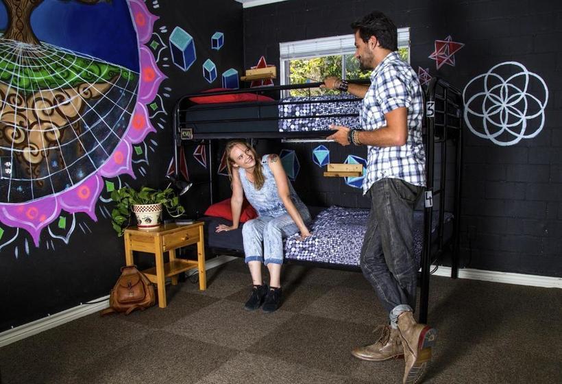 Отель Drifter Jack's Hostel