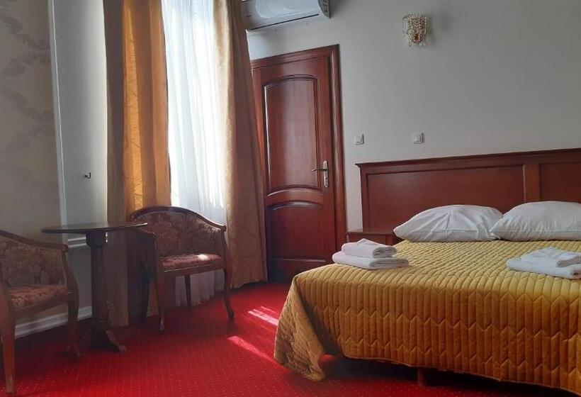 هتل Dworek Vesaria