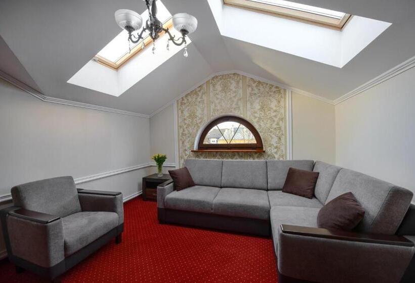 هتل Dworek Vesaria