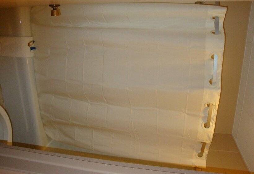 Отель Economy Inn