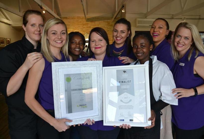 호텔 Feathers Boutique