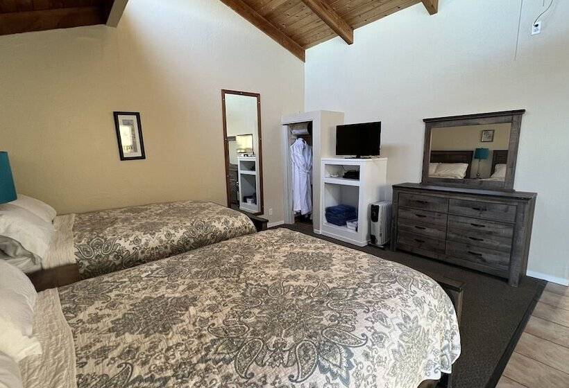 호텔 Fort Ross Lodge