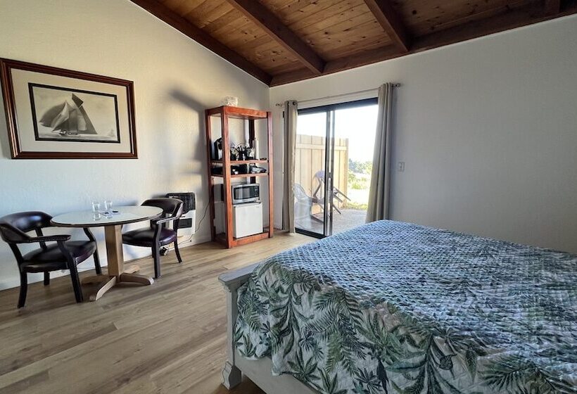 호텔 Fort Ross Lodge