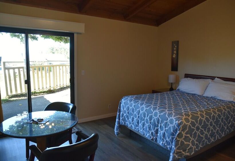 호텔 Fort Ross Lodge