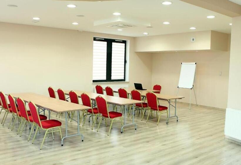 هتل Forum Fitness Spa & Wellness