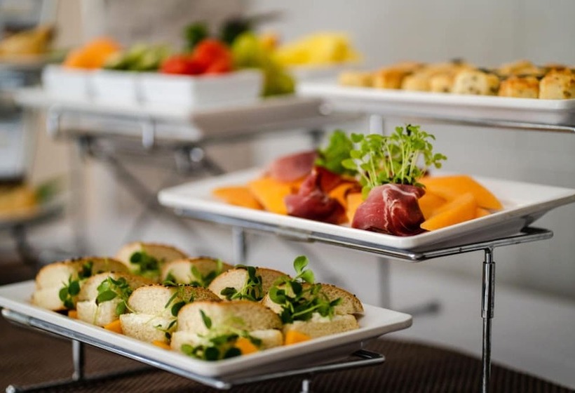 فندق Garzon Plaza