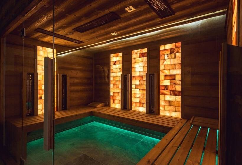 Отель Garzon Plaza